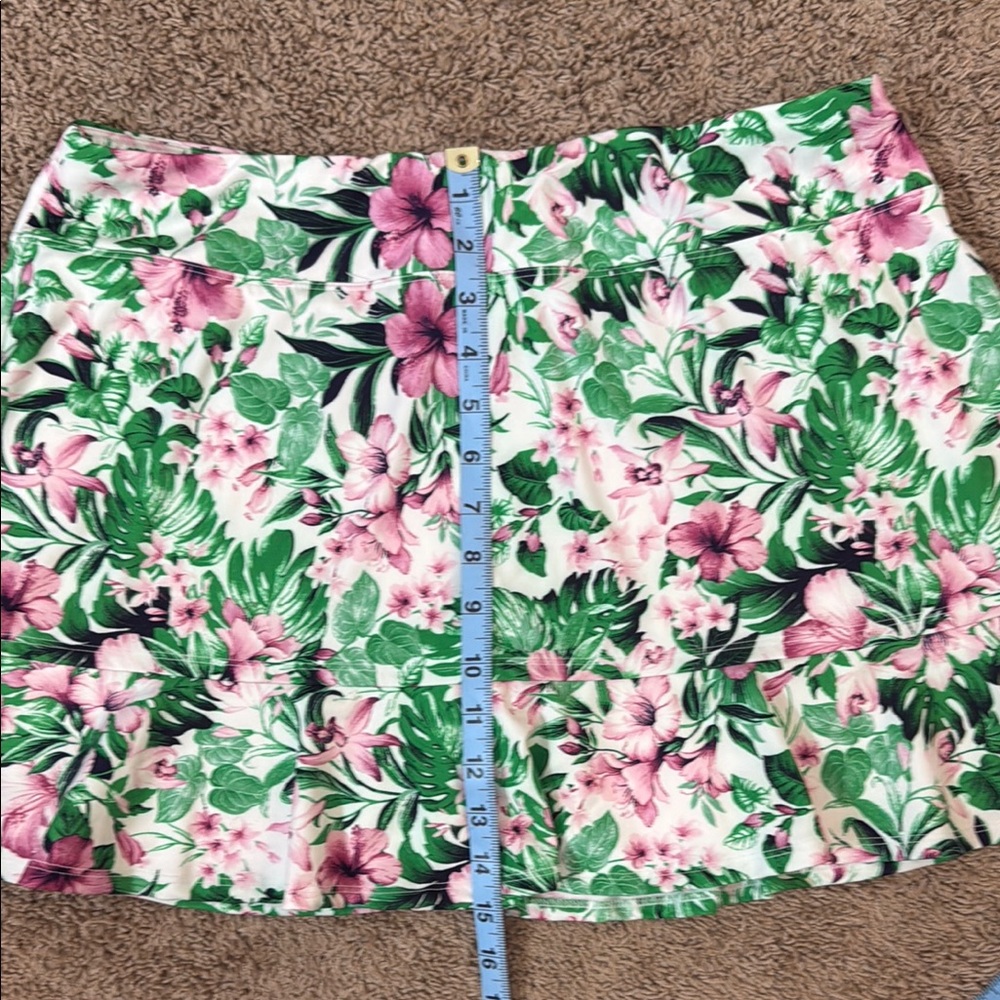 Tommy Bahama Green and Pink Floral Print Skater Skorts Mini Resort Wear SKU 0006 - Picture 3 of 10